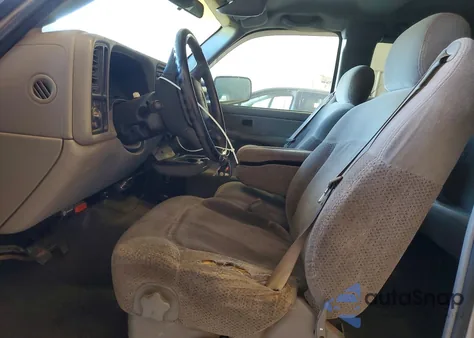 1999 Chevrolet Silverado C2500 из США, поврежденный, VIN 1GCFC29U9XZ179521